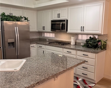 9040 Dove River Road - Photo Thumbnail 5