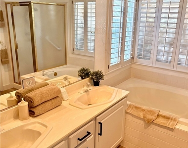 9040 Dove River Road - Photo Thumbnail 12