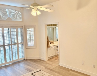9040 Dove River Road - Photo Thumbnail 10