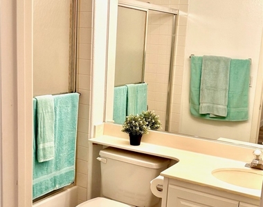 9040 Dove River Road - Photo Thumbnail 17
