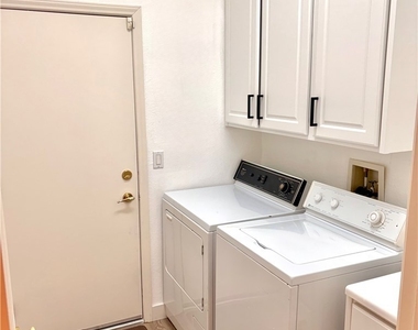 9040 Dove River Road - Photo Thumbnail 18