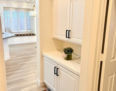 9040 Dove River Road - Photo Thumbnail 8
