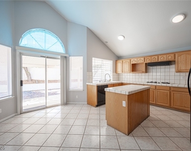 2005 Cedar Hills Street - Photo Thumbnail 17
