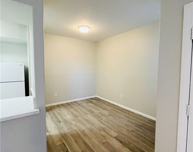 8000 Badura Avenue - Photo Thumbnail 7
