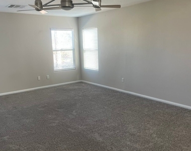 174 Rose Lake Street - Photo Thumbnail 14