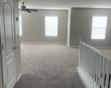 174 Rose Lake Street - Photo Thumbnail 11