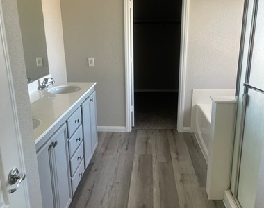 174 Rose Lake Street - Photo Thumbnail 16