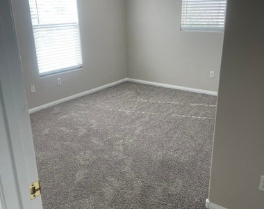 174 Rose Lake Street - Photo Thumbnail 27