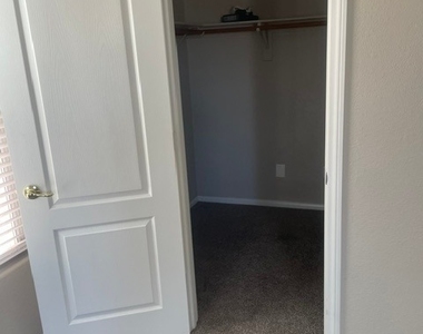 174 Rose Lake Street - Photo Thumbnail 15