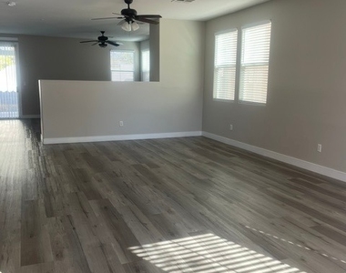174 Rose Lake Street - Photo Thumbnail 2