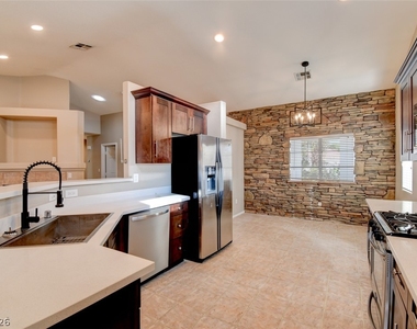 3719 Maple Creek Avenue - Photo Thumbnail 5