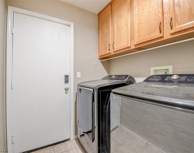 3719 Maple Creek Avenue - Photo Thumbnail 2