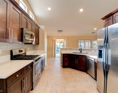 3719 Maple Creek Avenue - Photo Thumbnail 7