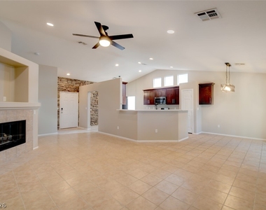3719 Maple Creek Avenue - Photo Thumbnail 3
