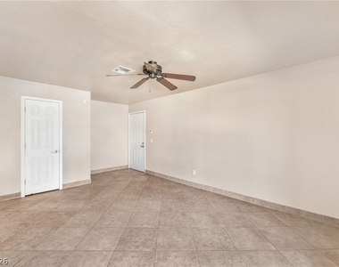2606 S Durango Drive - Photo Thumbnail 8