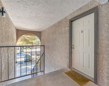 2606 S Durango Drive - Photo Thumbnail 4