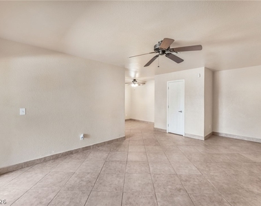 2606 S Durango Drive - Photo Thumbnail 7