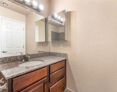 2606 S Durango Drive - Photo Thumbnail 21