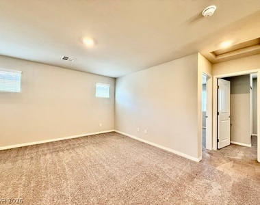 7606 Red Plumeria Avenue - Photo Thumbnail 8