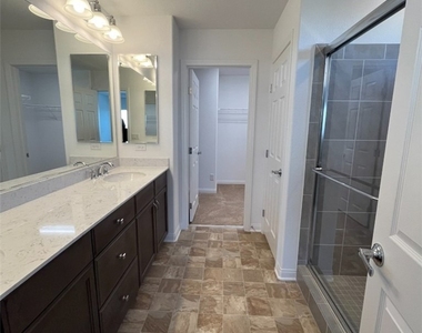 7707 Liberty Falls Street - Photo Thumbnail 19