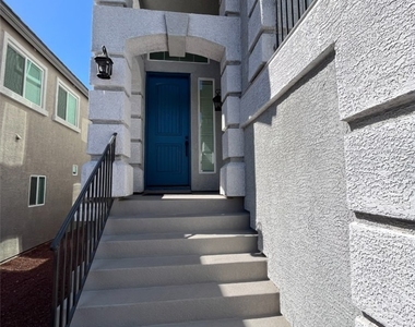 7707 Liberty Falls Street - Photo Thumbnail 3