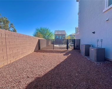 7707 Liberty Falls Street - Photo Thumbnail 2