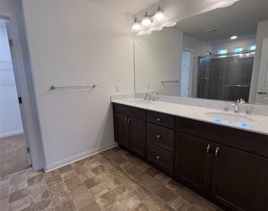 7707 Liberty Falls Street - Photo Thumbnail 13