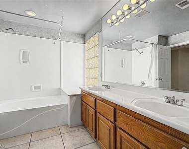 3924 Royal Scots Avenue - Photo Thumbnail 36