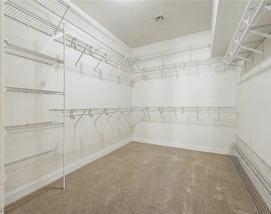 3924 Royal Scots Avenue - Photo Thumbnail 27