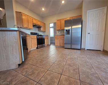 748 Maccabe Avenue - Photo Thumbnail 8