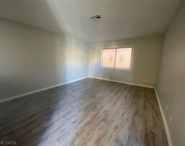 5215 Gray Lane - Photo Thumbnail 3