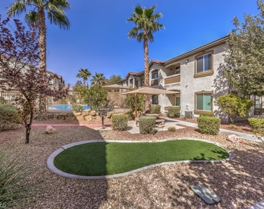 2305 W Horizon Ridge Parkway - Photo Thumbnail 37