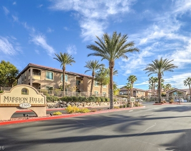 2305 W Horizon Ridge Parkway - Photo Thumbnail 31