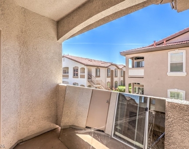 2305 W Horizon Ridge Parkway - Photo Thumbnail 30