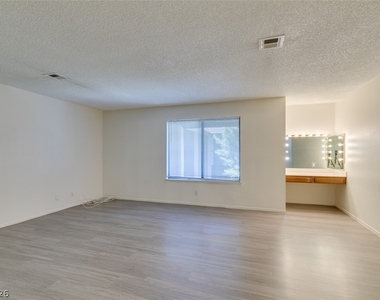 2127 Pine Breeze Lane - Photo Thumbnail 32