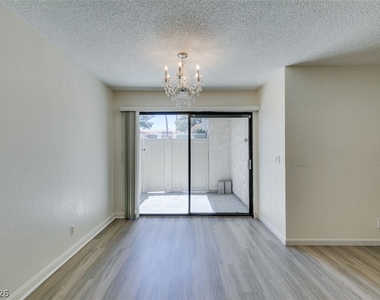 2127 Pine Breeze Lane - Photo Thumbnail 17