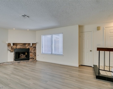2127 Pine Breeze Lane - Photo Thumbnail 8