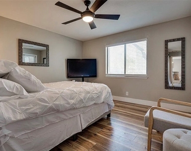 5175 Caliente Street - Photo Thumbnail 15
