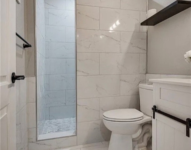5175 Caliente Street - Photo Thumbnail 9