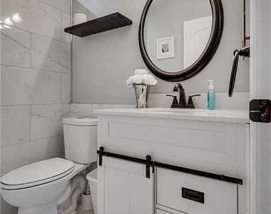5175 Caliente Street - Photo Thumbnail 8