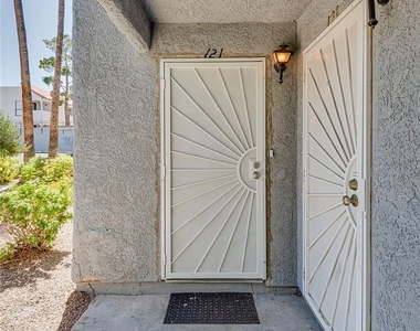 5175 Caliente Street - Photo Thumbnail 2