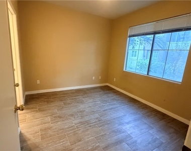 9050 W Warm Springs Road - Photo Thumbnail 17