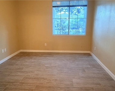 9050 W Warm Springs Road - Photo Thumbnail 14