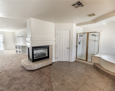 8232 Deer Springs Way - Photo Thumbnail 20