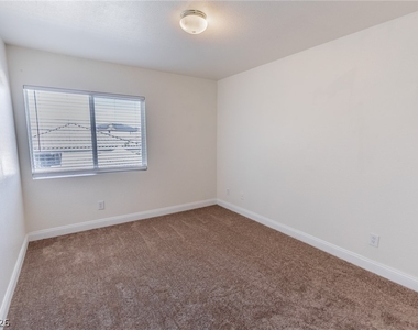 8232 Deer Springs Way - Photo Thumbnail 25