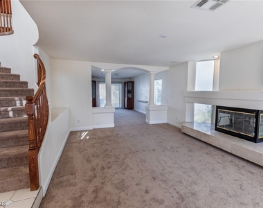 8232 Deer Springs Way - Photo Thumbnail 33