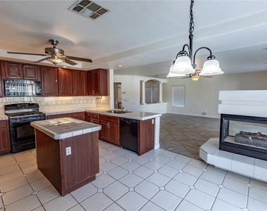 8232 Deer Springs Way - Photo Thumbnail 7