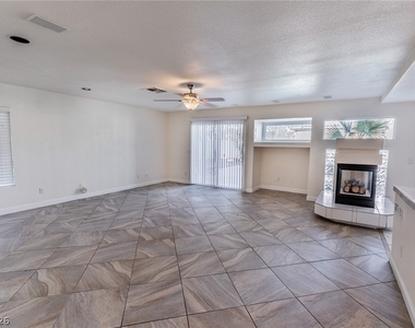 8232 Deer Springs Way - Photo Thumbnail 10