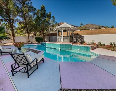8232 Deer Springs Way - Photo Thumbnail 37
