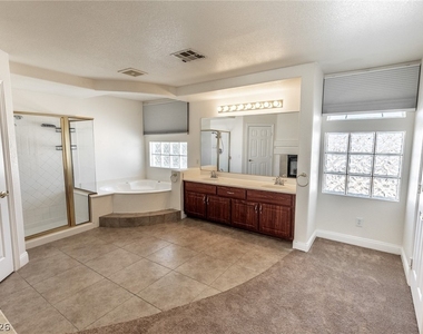 8232 Deer Springs Way - Photo Thumbnail 19